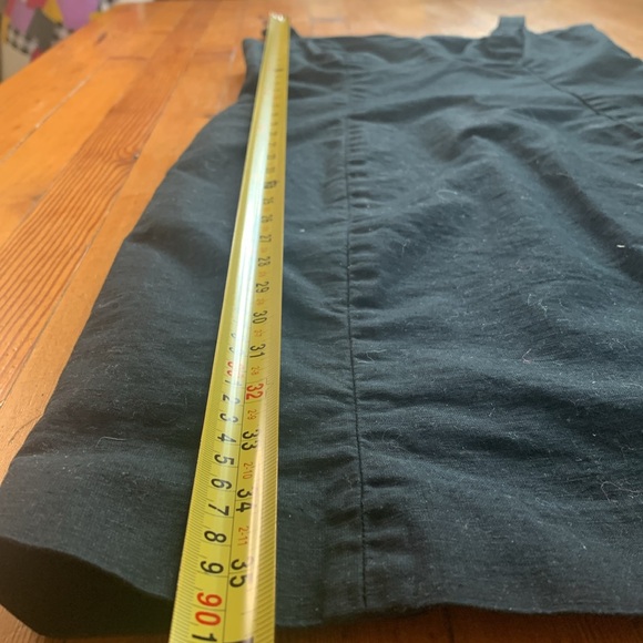 Have body con little black dress - Picture 4 of 5